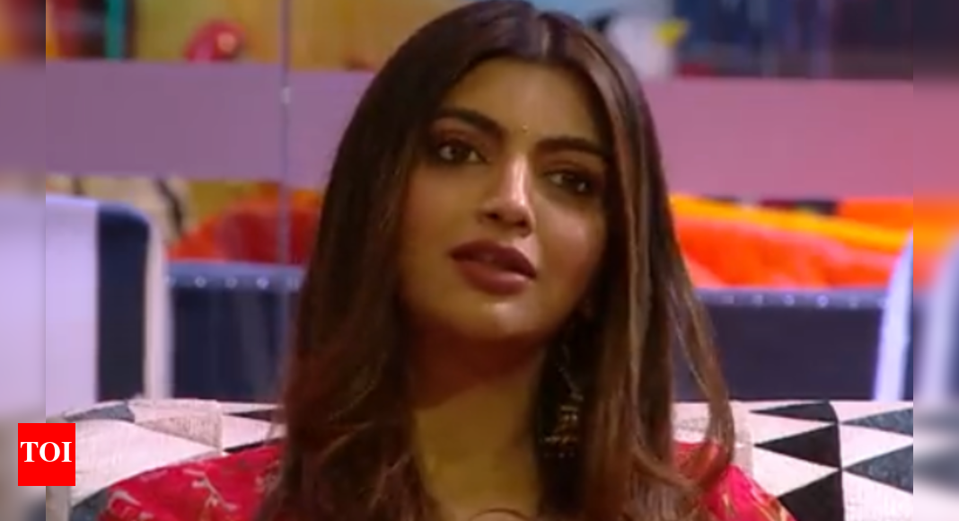Bigg Boss OTT 2: BB exposes Akanksha Puri's 'fake behavior'; warns, 'Yahan naklipan ke liye koi jagah nahi hai' - Vimarsana News