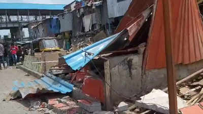 'Illegal shakha' of UBT Shiv Sena demolished by BMC