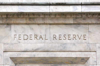 US jobless claims hold steady at 20-month high, current account gap widens