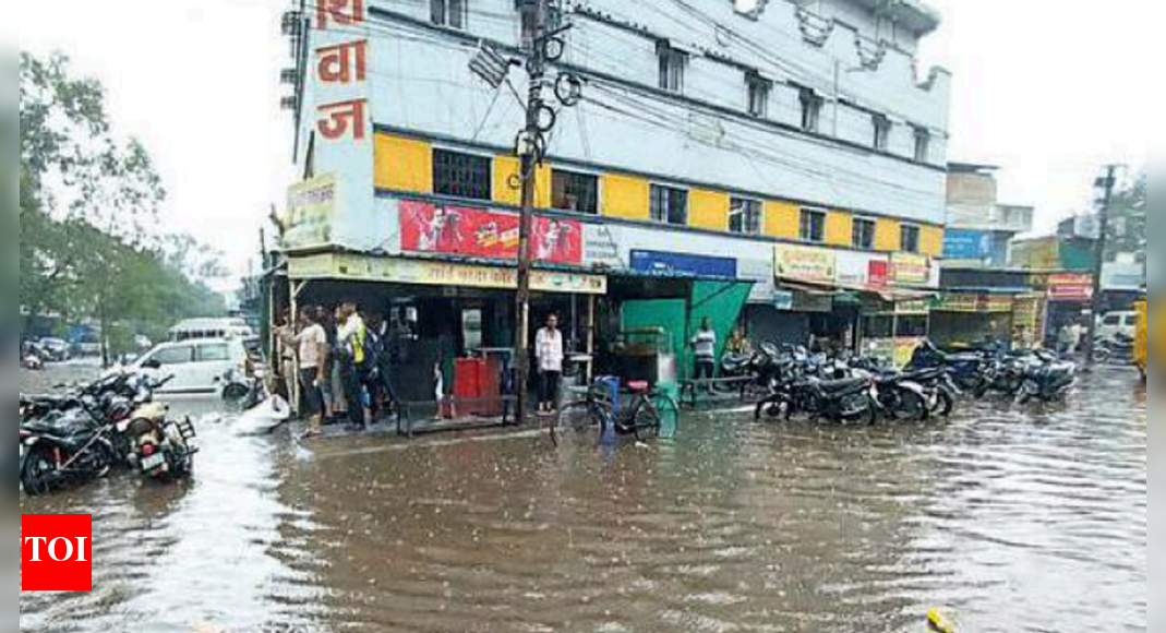 Drains Choked, Major Roads Under Kneedeep Rainwater Indore News