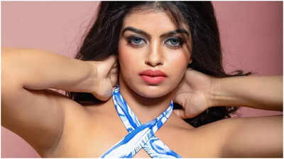 Prachi Singh shows her beauty in stylish outfit | Bhojpuri Movie News