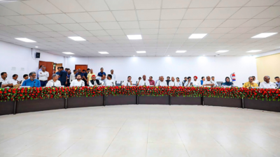 AAP-­Congress tiff clouds opposition unity show; 14 parties to meet in Shimla