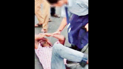 Teen sisters confront molester in Ahmedabad, thrash him