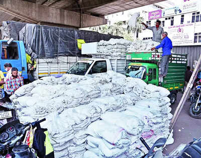 Slowdown, rising prices give weavers tough time