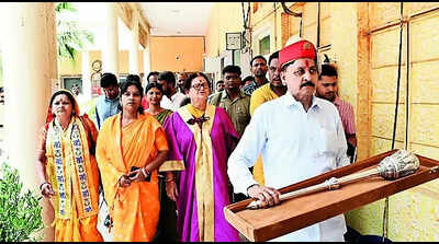 12-member working panel elected by KMC House