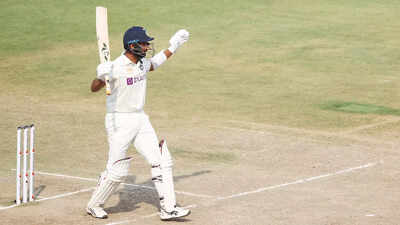 'Why has Cheteshwar Pujara been made the scapegoat?' Sunil Gavaskar slams selectors