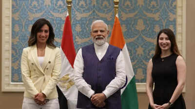 PM Modi meets thought leaders in Egypt
