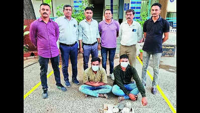 Two arrested for theft in Memnagar