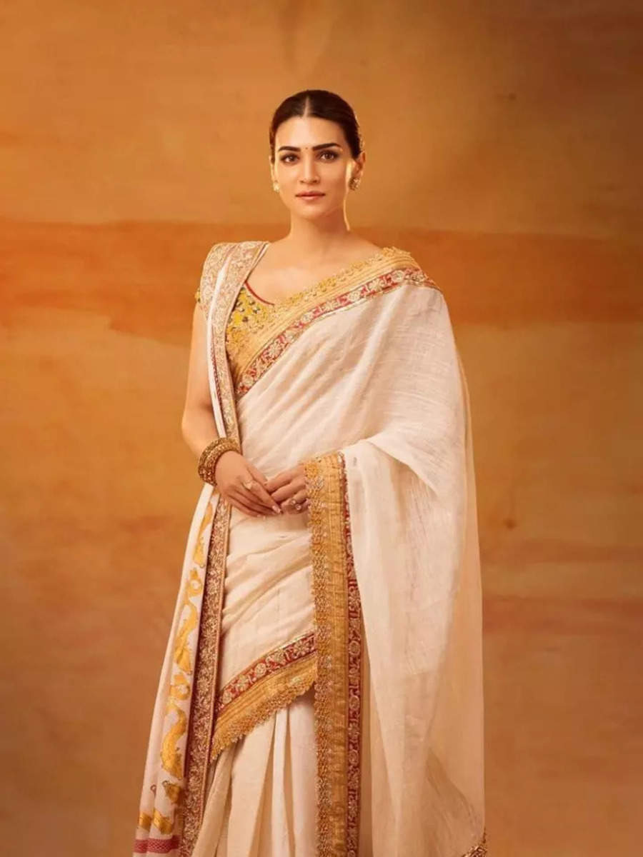 Kriti Sanons Divine Saree Collection In Stunning Pictures Toiphotogallery 7355