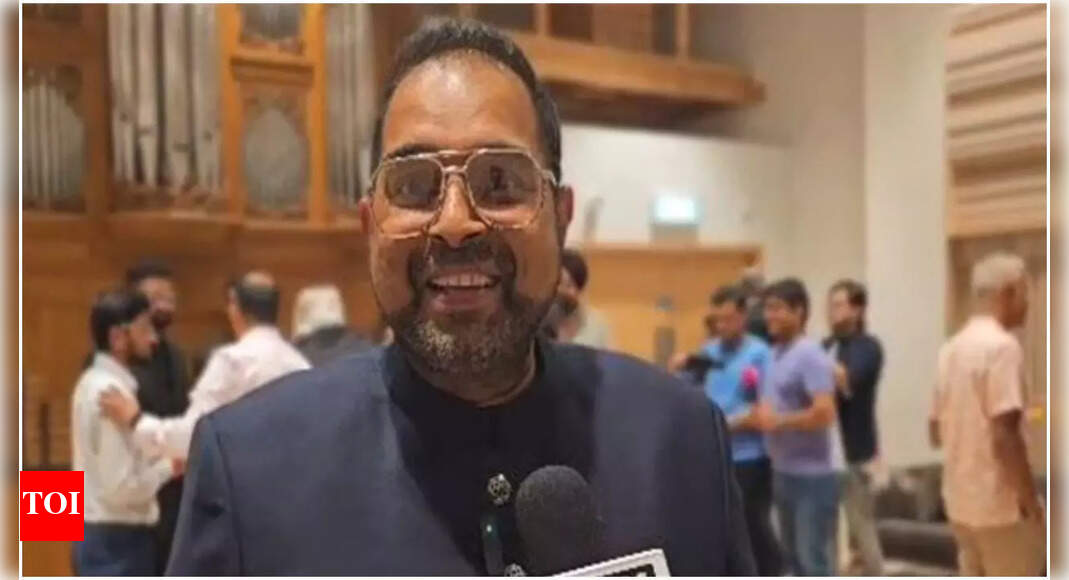 Shankar Mahadevan Felicitated With Honorary Doctorate By Top UK shankar-mahadevan-felicitated-with-honorary-doctorate-by-top-uk