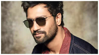 Did you know Vicky Kaushal was supposed to play the role of Shah Rukh Khan's friend in THIS film but was rejected?