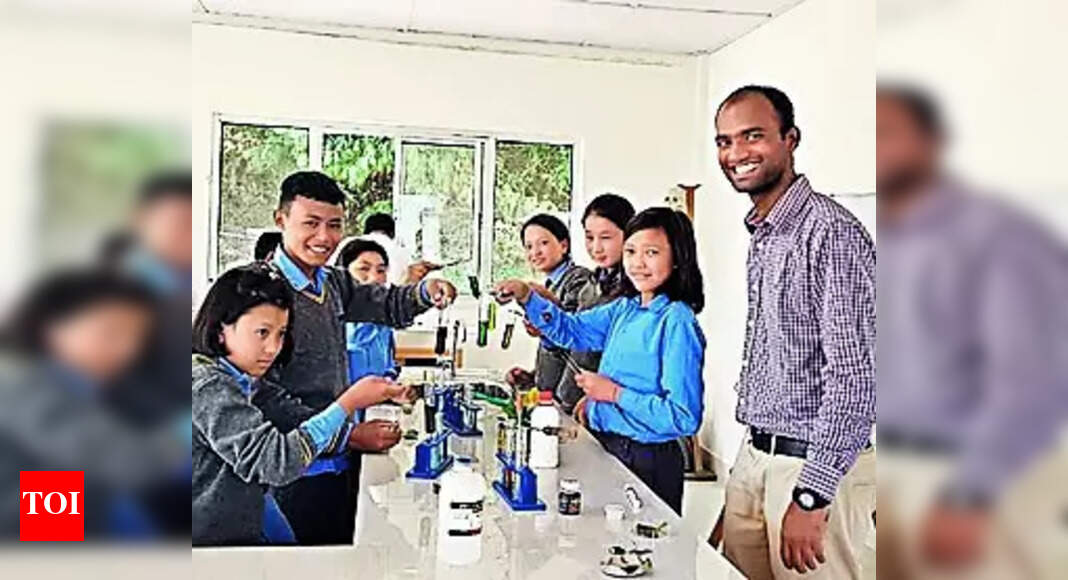 Ex-infosys Techie Takes Up Teaching In Tawang | Guwahati News - Times ...