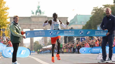 Kenyan legend Eliud Kipchoge sets sights on Olympic marathon treble