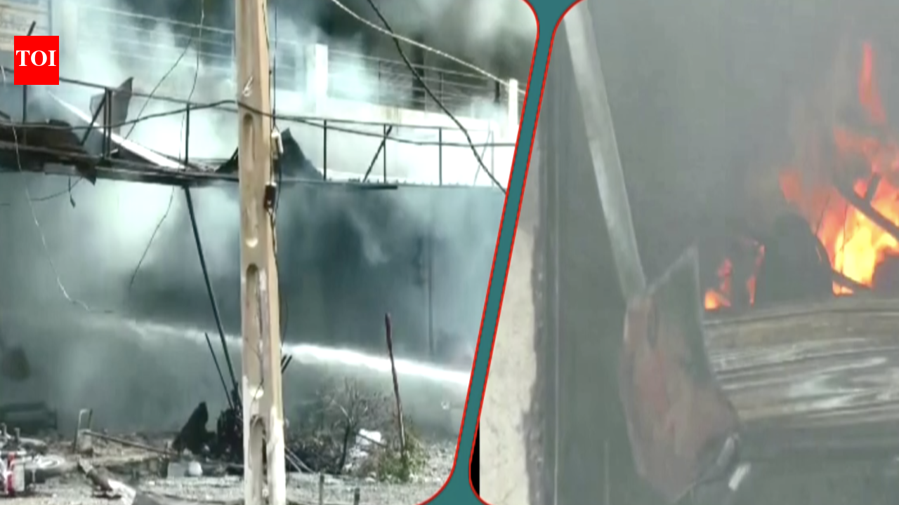 gujarat: Gujarat: Massive fire breaks out at gas cylinder godown in Morbi
