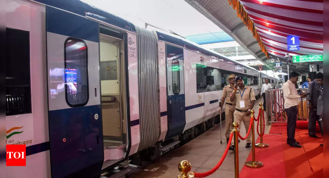 PM Narendra Modi Flags Off 5 Vande Bharat Express Trains From Bhopal ...