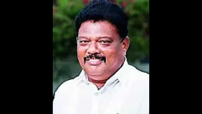Cops book Nellai MP for assaulting pastor