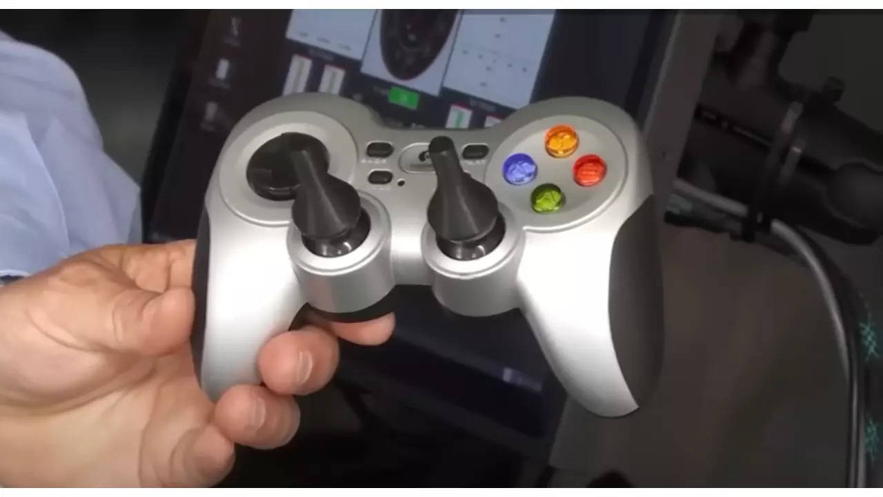 Titan game controller