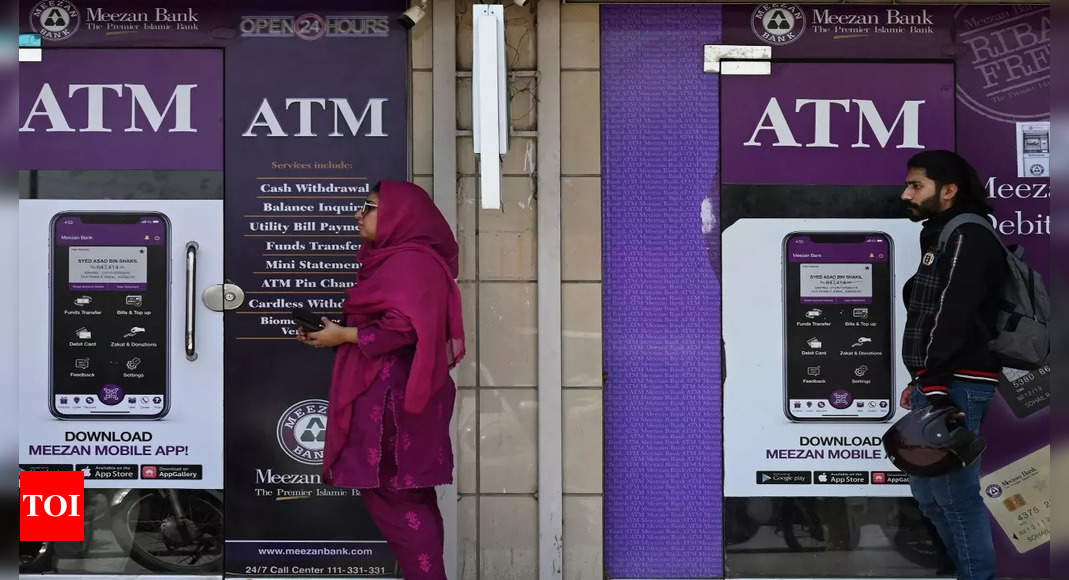Pakistan: ATMs go out of cash in Karachi ahead of Eid al-Adha