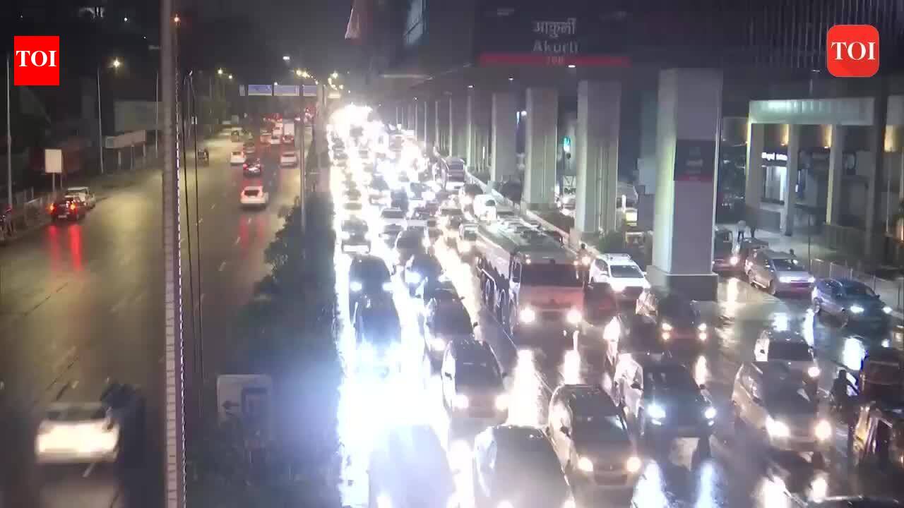 Heavy rains affect traffic in Mumbai