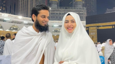 Mommy-to-be Sana Khan shares a glimpse of husband Anas Saiyad performing Hajj; writes 'We are waiting for you to be back soon'