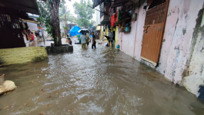 Traffic snarls, waterlogging in Thane after heavy rain