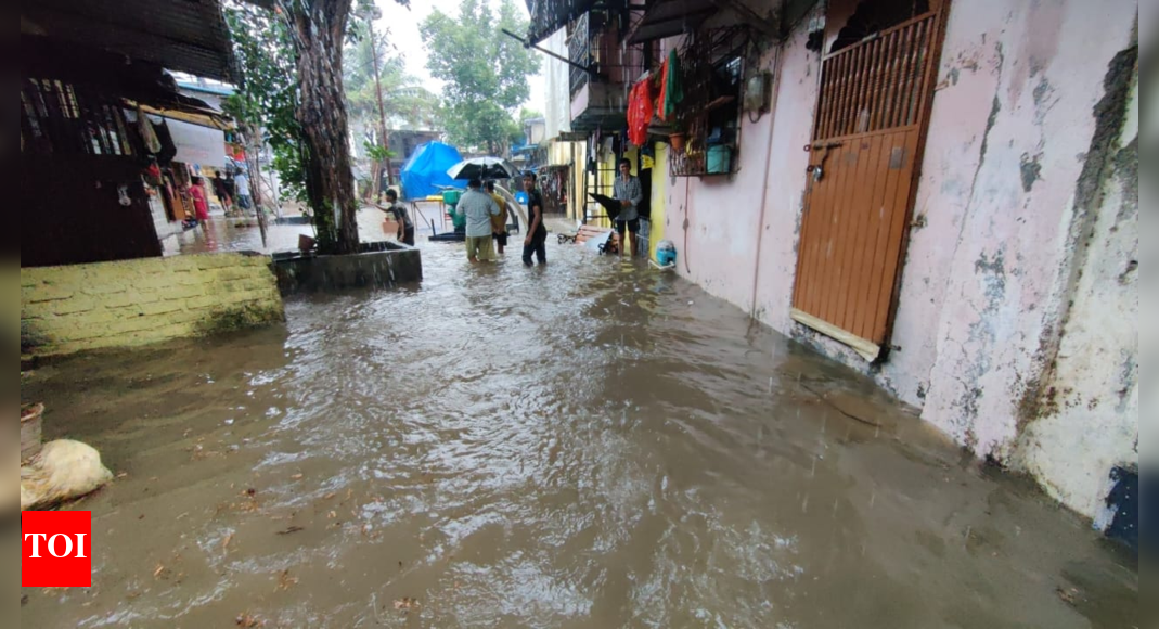 Traffic snarls, waterlogging in Thane after heavy rain | Thane News ...