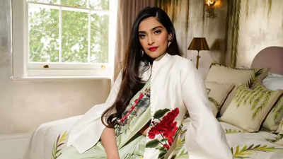 Sonam Kapoor represents India in floral print saree at UK PM Rishi Sunak's reception