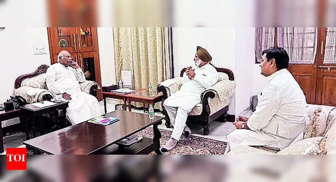 Raj Cong Leaders Meet Again In Delhi To Finalise State Unit | Jaipur ...