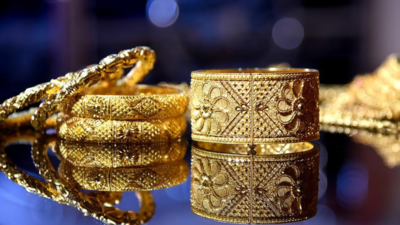 Jeweller held for buying stolen gold