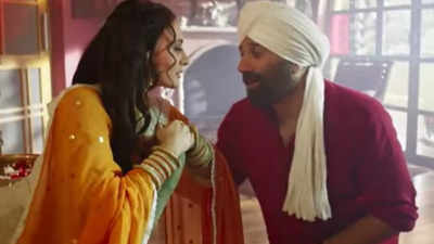 'Udd Jaa Kaale Kawa' from 'Gadar 2': Sunny Deol and Ameesha Patel recreate some old-school romance, fans are overjoyed! - WATCH