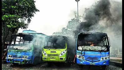 Nine buses set ablaze at Birsa Munda bus stand