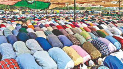 In a first, namaz offered in two shifts at Aligarh Idgah