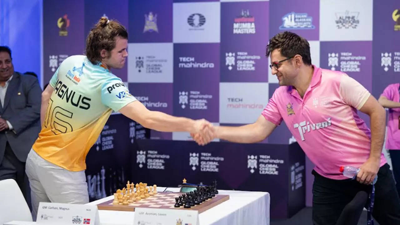 Carlsen Beats Anand On Day 2 Of The Global Chess League 