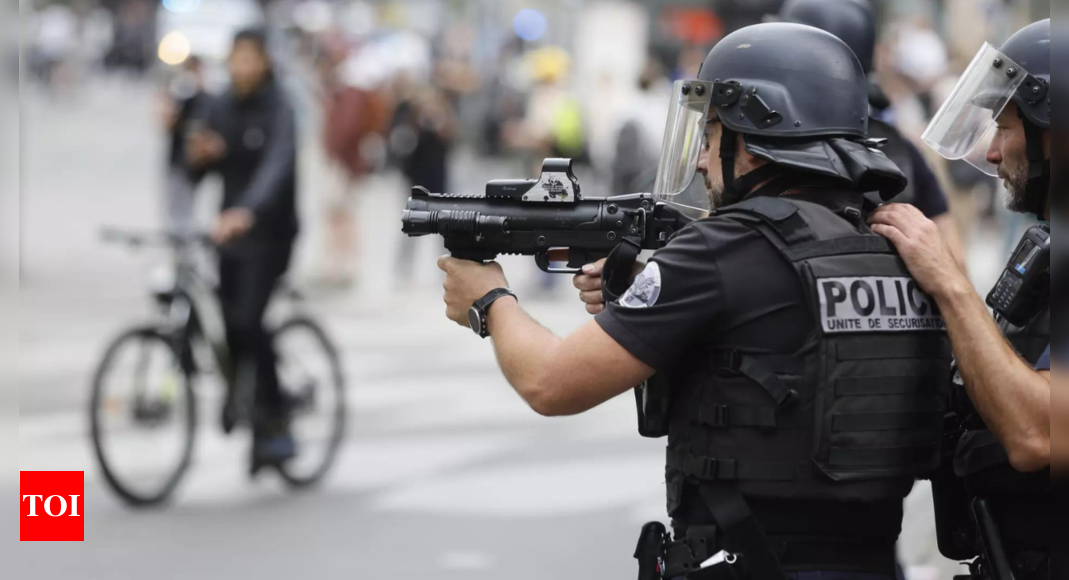 La policía francesa se ganó el derecho a disparar a los conductores, pero «no estaba entrenada»