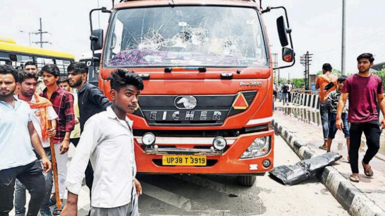 STOP Cruel Animal Shifting in Goods Transport Vehicles - Abhishek