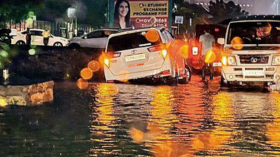 12 dead as heavy rain batters Gujarat; cities, towns marooned