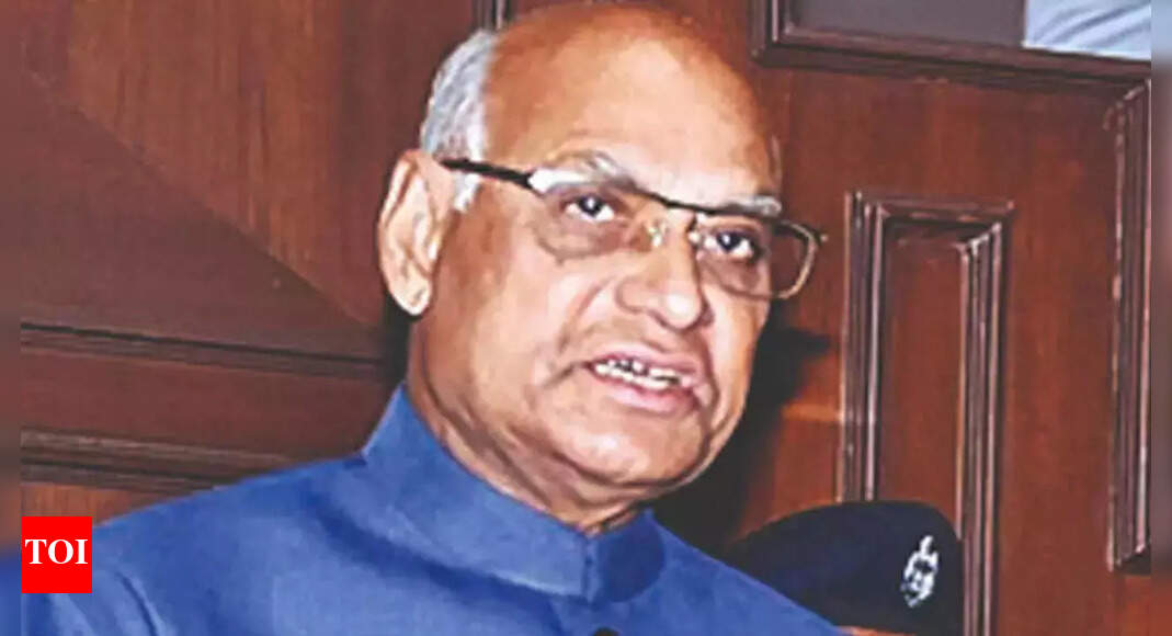 congmen-christian-grps-meet-guv-over-manipur-mumbai-news-times-of