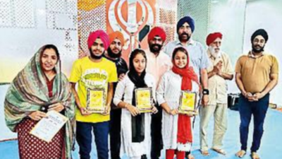 Gurdwara panel felicitates 46 Sikh students for 90%+ marks in boards