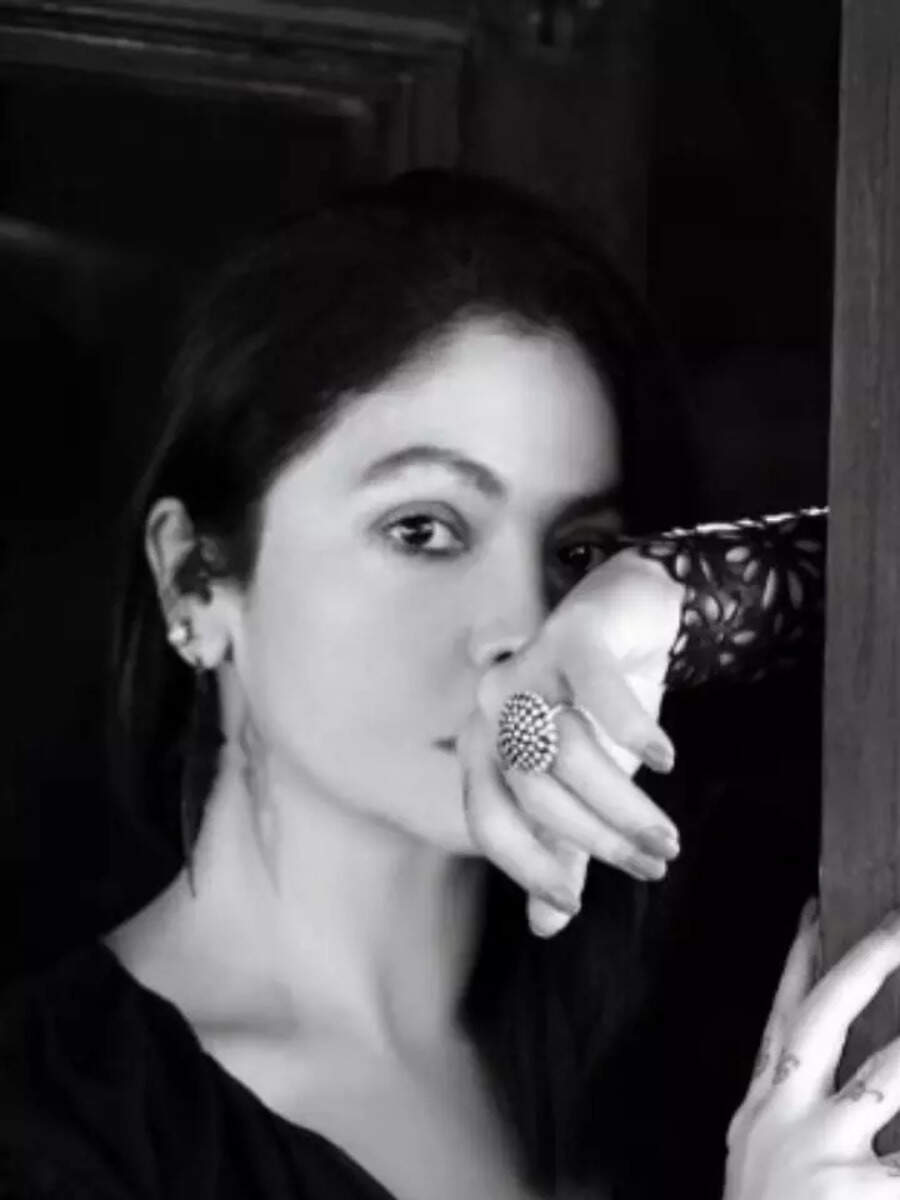 pooja bhatt net worth - Ilustrasi 3