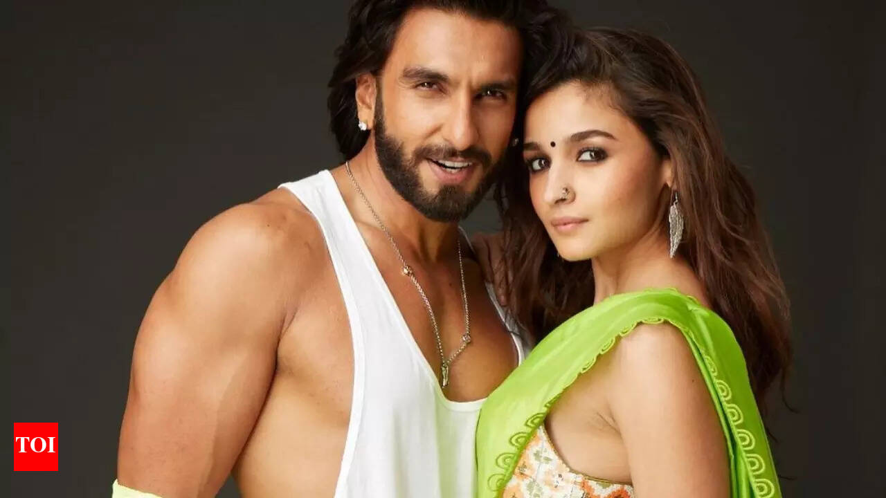 Alia Bhatt and Ranveer Singh turn up the heat in new photos shared by Karan  Johar - See inside | Hindi Movie News - Times of India
