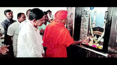 Religious harmony: Hindu seer opens mosque in Karnataka | Bengaluru News - Times of India