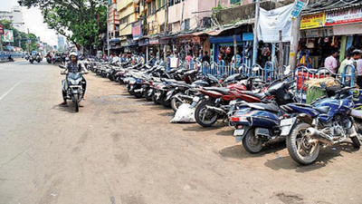 Removal of wares, single-row parking free up Kolkata's Mullick Bazar