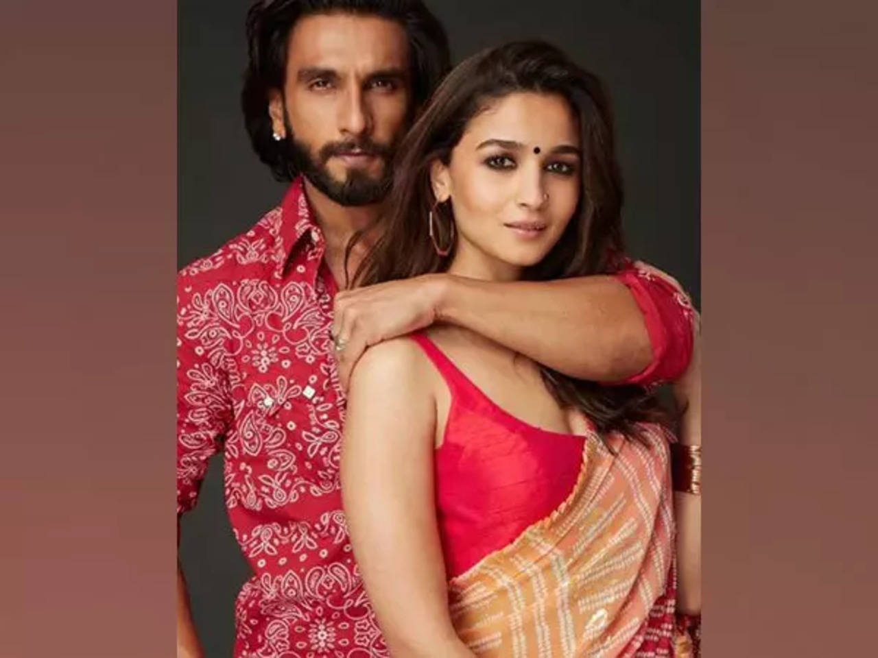 Alia Bhatt SLAPS Co-star Ranveer Singh During Rocky Aur Rani Kii Prem  Kahaani Promotions-HERE'S WHY