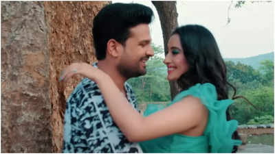 Ritesh Pandey and Shweta Mahara's new sad song 'Chand Bewafa Nikal Gaya' is out!