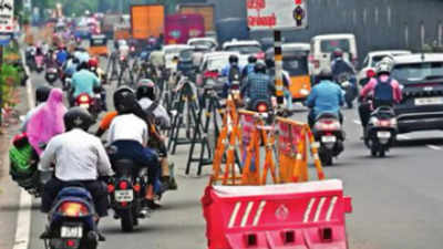 Cab drivers block two-wheeler lane in Chennai | Chennai News - Times of ...