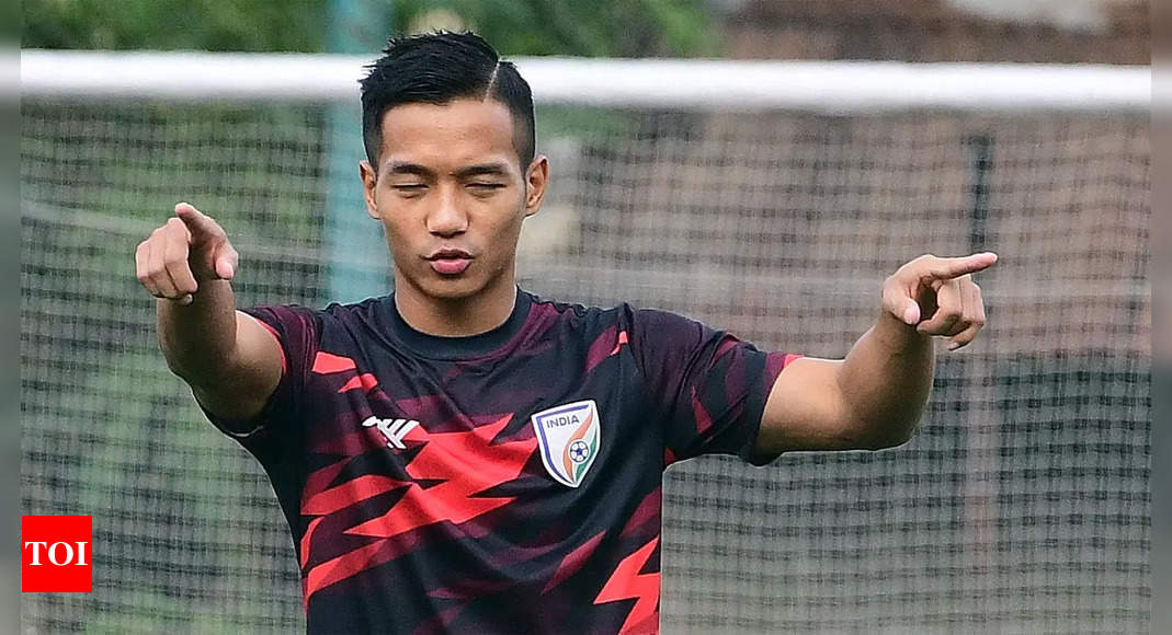 Lallianzuala Chhangte, Manisha Kalyan named men’s and women’s AIFF Players of Year for 2022-23 | Football News – Times of India