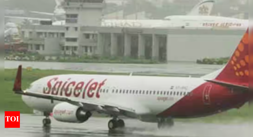 SpiceJet DubaiKochi flight suffers tyre burst on landing, all