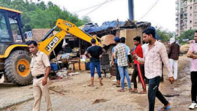Galleria mkt road cleared of illegal shops in MCG crackdown