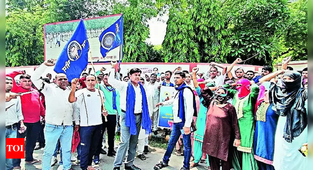 Ambedkar: Ambedkar Statue Vandalised In Hisar, Protesters Try To Lock ...