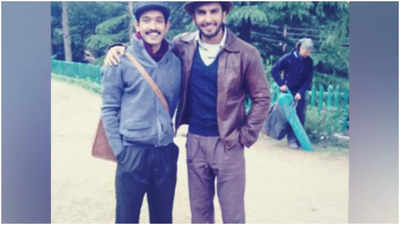 Ranveer Singh shares throwback picture with Vikrant Massey, as 'Lootera' completes 10 years